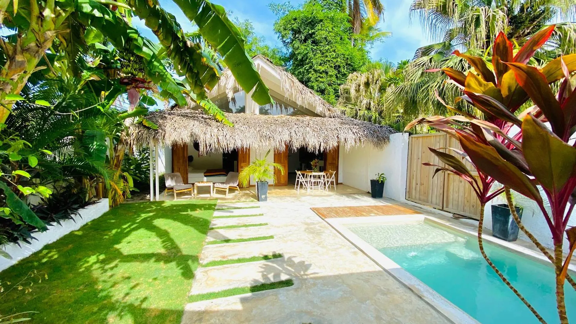 Villa Tortuga, Guest House Private Bungalow, Private Pool contacts
